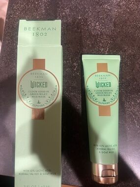 Beekman 1802 Wicked Milky Mud Mask - Mint Green with Rose Gold Accents
